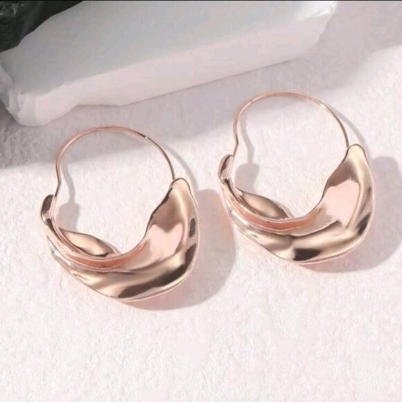 Creative New Style Irregular Alloy Flower Basket Exaggerated Earrings rose gold - Picture 2 of 5